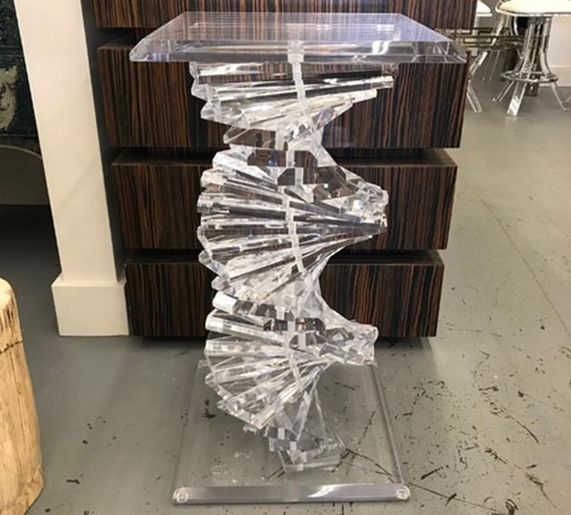 3D Printing Furniture with Plexiglass: Benefits, Challenges, and Creative Possibilities