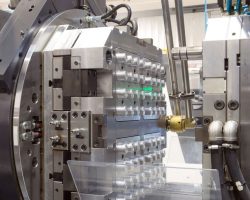 Advantages and disadvantages of injection molding