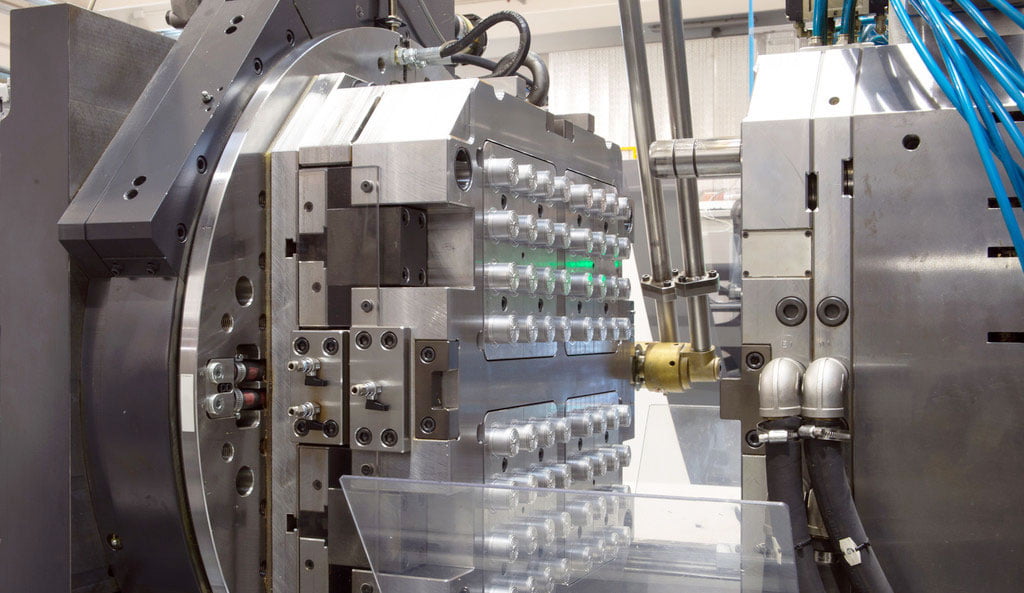 Unraveling the Advantages and Disadvantages of Injection Molding: A Comprehensive Analysis