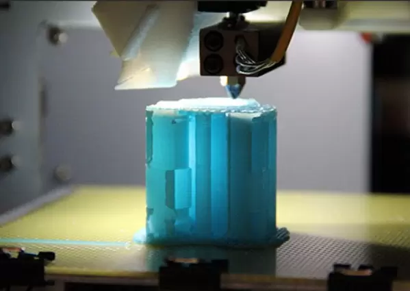 Additive Manufacturing Layer by Layer: A Revolution in Three Dimensions